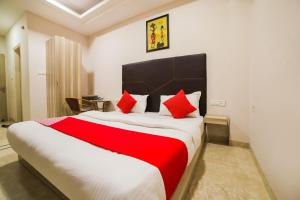 Hotel O The Sterling New Delhi railway station