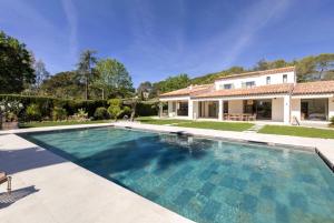 Villas Contemporary Villa in Mougins : photos des chambres