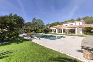 Villas Contemporary Villa in Mougins : photos des chambres