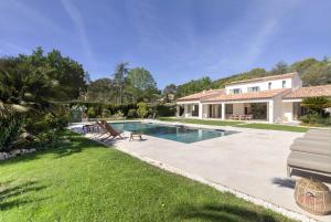 Villas Contemporary Villa in Mougins : photos des chambres