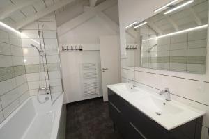 Maisons de vacances Gite Le Hangar 67 a Saulxures-sur-Moselotte - Location atypique proche lac : photos des chambres