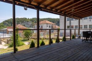 The Walnut Nest in Krasen