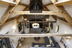 Abergavenny Coach House Hot Tub Retreat