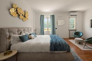 Luxury townhouse with panoramic Como lake views by Aura Luxury Collection