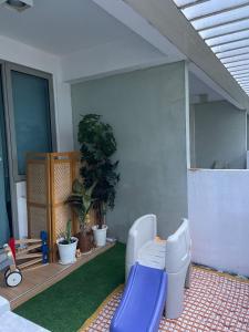 1BR GF - Beach pool, Netflix, PS4 , Wifi