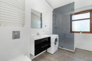 Charming Apartments in Sopot with Parking by Noclegi Renters