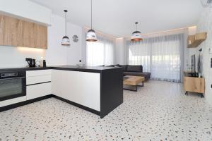 Maximus Luxury Villas Polychrono