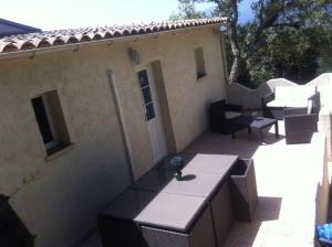 APPARTEMENT 2 CHAMBRES PISCINE A PARATGEr