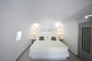 Luxury Santorini Villa 1 Bedroom Villa Stunning Sea Views & Outdoor Jacuzzi