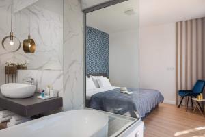 Villa Lijub Seafront - 4 Bedroom Villa - Stunning Sea Views - Gym And Wifi