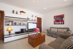 Brilliant Puerto Del Carmen Villa Dos Piedras 4 Bedrooms Private Pool