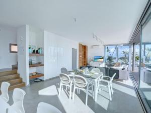 Villa Limni Dyo - Luxurious Contemporary 3 Bedroom Villa With Sea Views And Hot