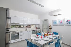 Villa Ochosto Helios - Beautiful 5 Bedroom Protaras Villa - Walking Distance