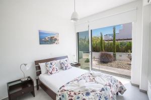 Villa Ochosto Helios - Beautiful 5 Bedroom Protaras Villa - Walking Distance