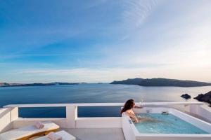Luxury Santorini Villa Pure Bliss Villa Outdoor Plunge Pool Sea & Caldera View 1 Bedroom Oia