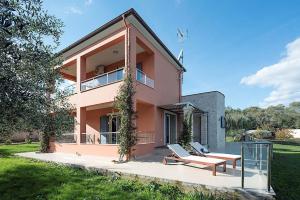 Contemporary Corfu Retreat 3 Bedrooms Villa Girasole Artful Decor