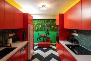 Castle Holiday Apartments - 4hvězdičkové hotely ve městě Lemesos