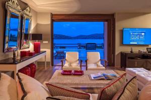 Beautiful Crete Villa 4 Bedrooms Villa Cretan Seafront Private Pool Close To Town Elounda