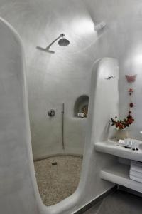Finikia -Foinikia - Luxury Cave - A Wonderful 2 Bedroom Villa - Hot Tub
