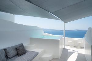 Magnificent Santorini Suite Luxury Suite With Sea View And Hot