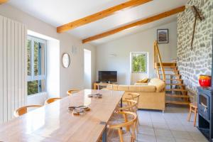 Maisons de vacances Grand gite ideal pour famille et groupe, piscine et plages privees : Maison 4 Chambres