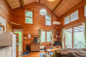 COCOTIER Enjoy a Free and Easy BBQ at a Cool Villa in Izu Best of Vacation Rentals 4