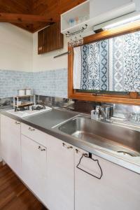 COCOTIER Enjoy a Free and Easy BBQ at a Cool Villa in Izu Best of Vacation Rentals 4