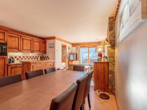 Appartement spacieux avec accès pistes et espace bien-être - FR-1-351-145