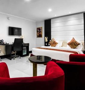 Pasadena hotel and suites