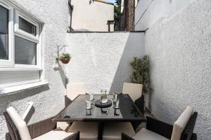 Little Wiston- With free parking