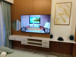 Tranquil Studio Retreat in Azizi Riviera 26