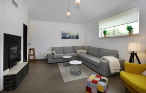 Beautiful Home In Kunj With Wifi