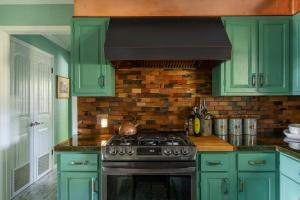 Four Bedroom Ranch Retreat with a Stunning Pool