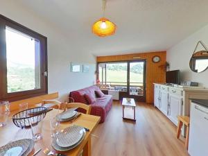 Le Grand-Bornand : Studio cabine, au pied des pistes, 5 couchages - FR-1-241-15