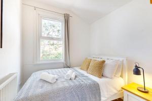 Bright 3Bed House 10Min to Meridian Water Station