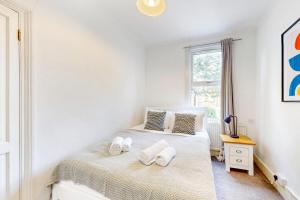 Bright 3Bed House 10Min to Meridian Water Station