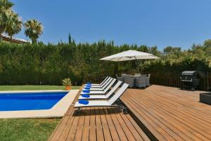 Premium Villa! Heated pool, free bikes, games, BBQ & more!