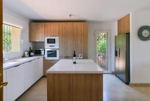 Premium Villa with private pool, garden & BBQ