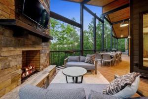 Brookhaven - Hot Tub