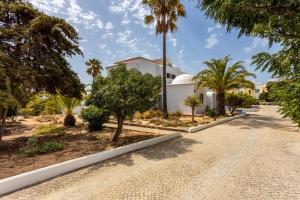 Superb Carvoeiro Villa Villa Alegria Do Sul 7 Bedrooms Pool & Sun Terrace