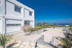 Villa Kono Sunshine - Luxury 4 Bedroom Cape Greco - Villa Close To Beach