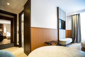 Family Room (2 adjoining rooms)