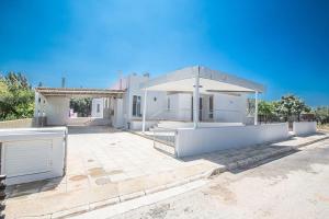 Villa Mavris - Lovely 4 Bedroom Villa With Private Pool In Central Ayia Napa