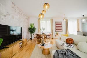 Prague Days - Two-bedroom Loft with 3 Terraces and Parking in Hip Žižkov