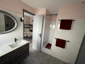 Pine forest house 4 bedrooms with pool