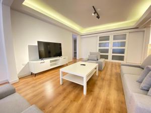 By Regypt - Bright & Comfy 2BR Apartment