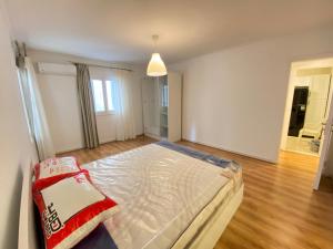 By Regypt - Bright & Comfy 2BR Apartment