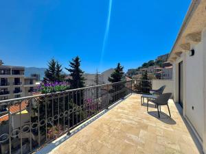 Sunny Bay Apartments