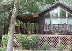 Mendelbaum - Peach Cabin