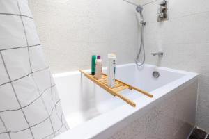 Central London Bayswater Large One Bedroom Studio, late check-in